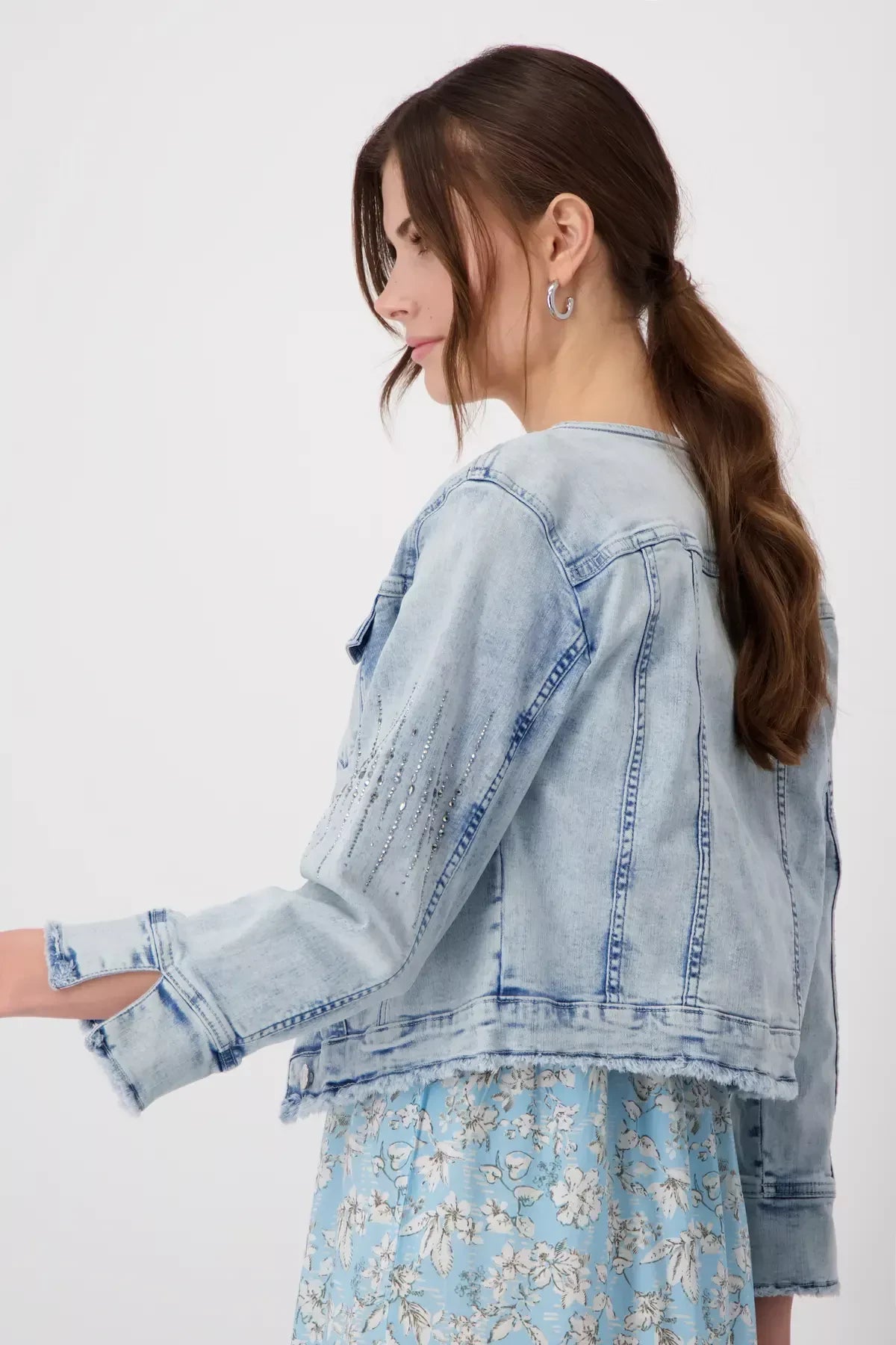 
                  
                    408876 Frayed denim jacket
                  
                