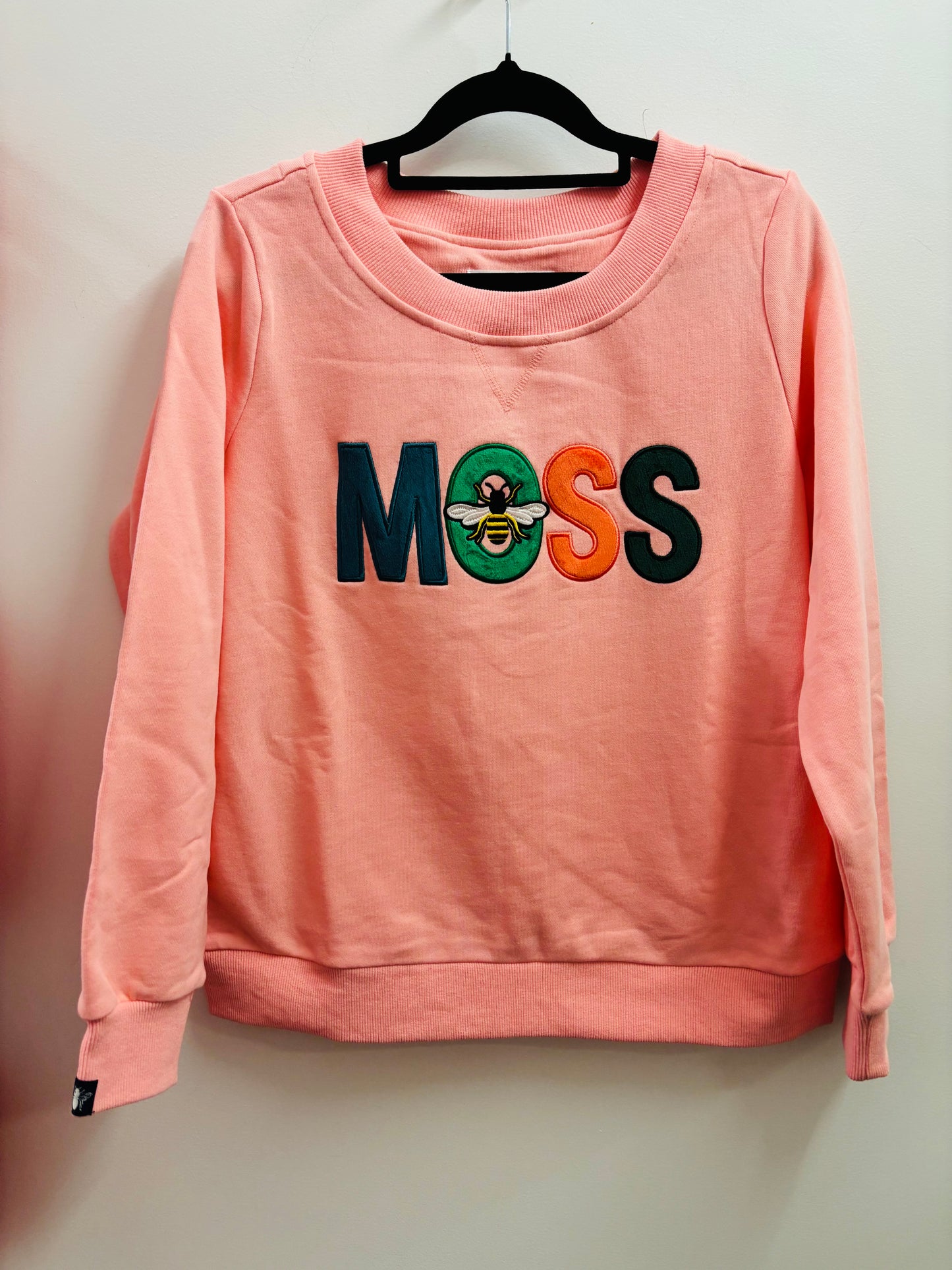 
                  
                    MOSS BEE STRIPE SWEATSHIRT PINK
                  
                