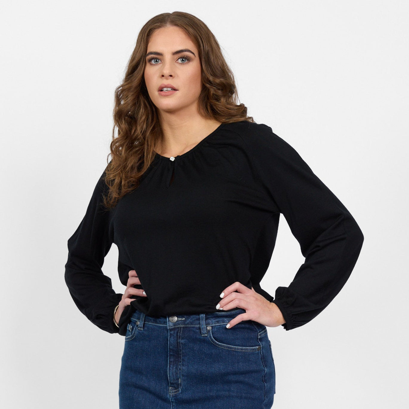 
                  
                    4466 Vassalli Merino Round Neck Top -Midnight
                  
                