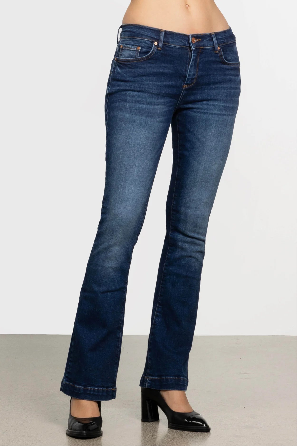 
                  
                    LTB Fallon Morna Undamaged Wash  - Flared Jeans
                  
                