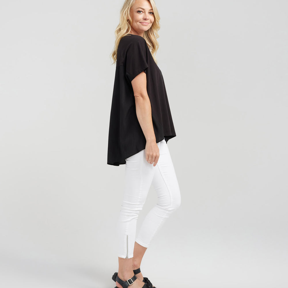 
                  
                    Alice Top Black
                  
                