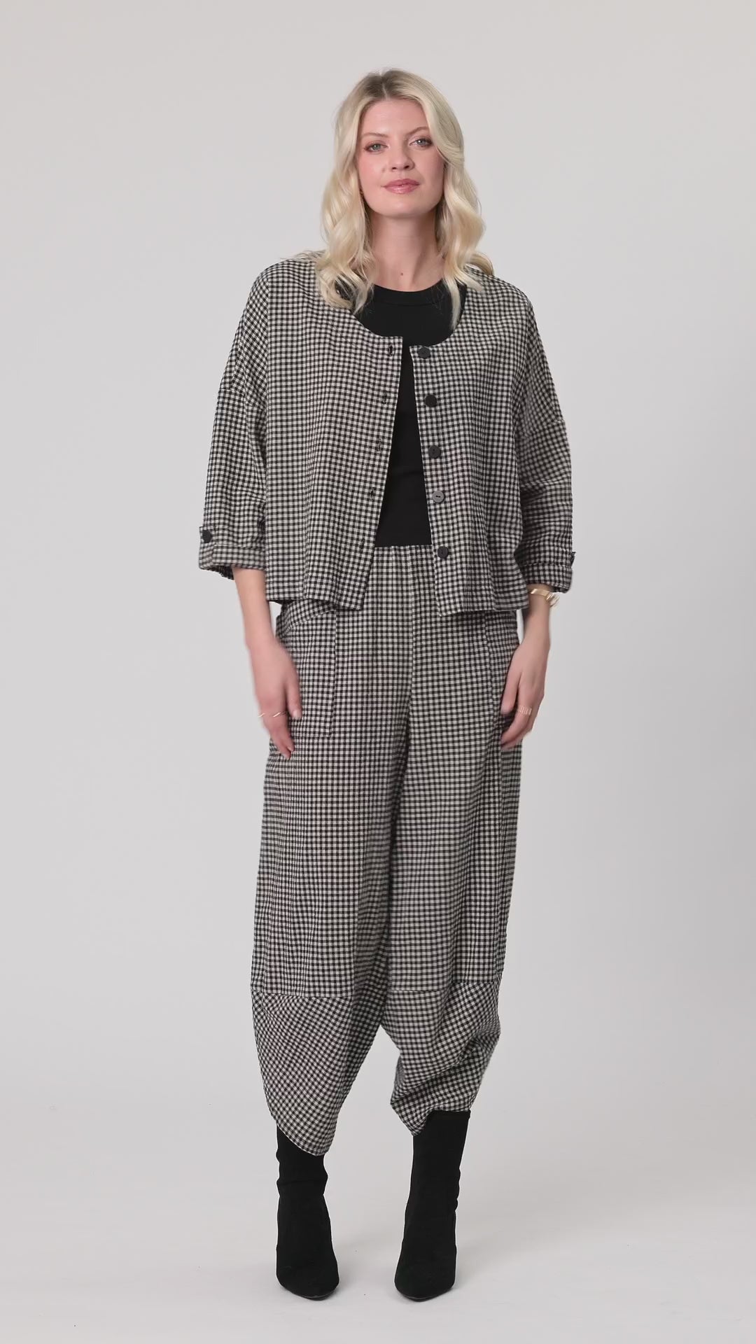 
                  
                    Load and play video in Gallery viewer, Thelma Jacket Gingham
                  
                